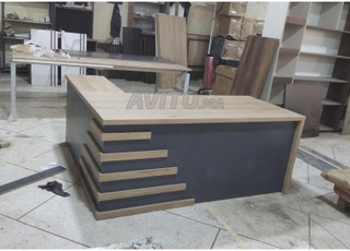 Bureau en bois مكتب عملي