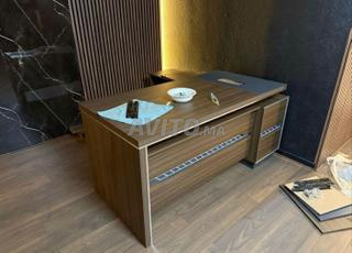 📌 مكتب عصري بتصميم راقٍ