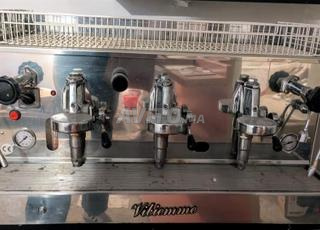 ماكينة قهوة