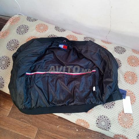 جاكيت Tommy Hilfiger جديد مقاس XXL