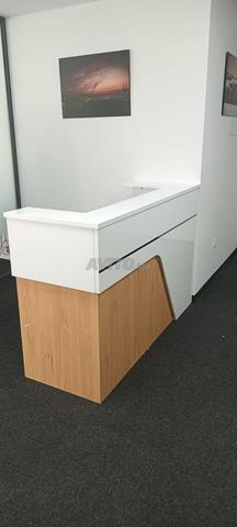 Bureaux d'accueil élégants qui font une forte première impression 🛎️