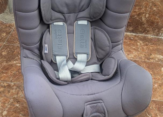 مقعد سيارة Chicco