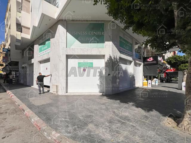 محل تجاري بمساحة 214 متر مربع للإيجار في دار تونسي