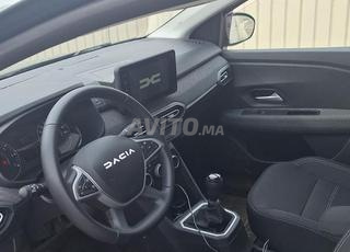 سيارة لوكان