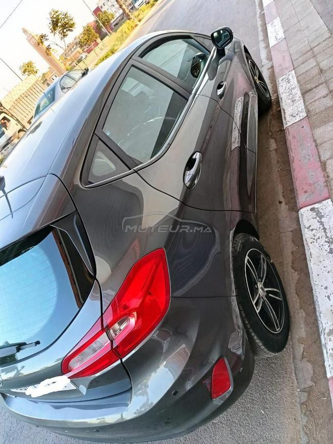 سيارة للبيع