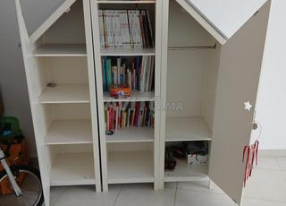 خزانة لغرفة الأطفال