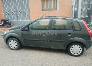 Ford Fiesta Essence Manuelle 2008 à Tanger