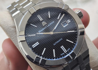 ساعة Maurice Lacroix Aikon للرجال