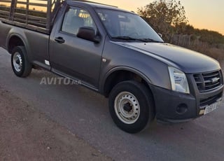 Voiture de type Isuzu