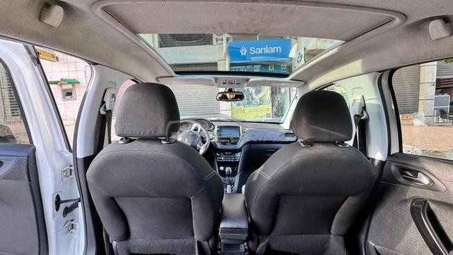 Peugeot 208 Diesel Manuelle 2018 à Fès