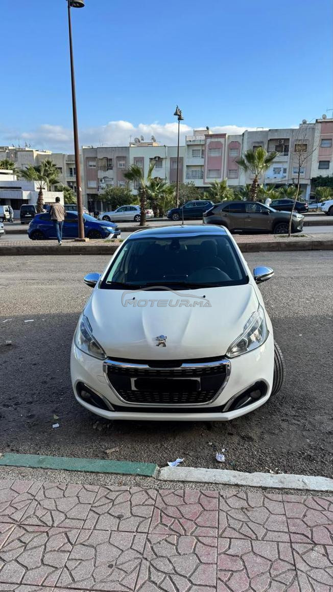 Peugeot 208 Diesel Manuelle 2018 à Fès