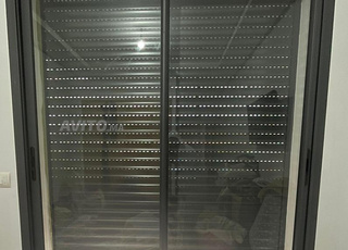 باب ألمنيوم