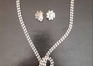 collier avec boucle oreille