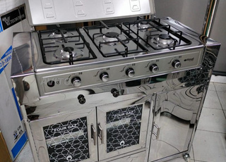 Cuisinière à gaz de la marque Itimat Inox
