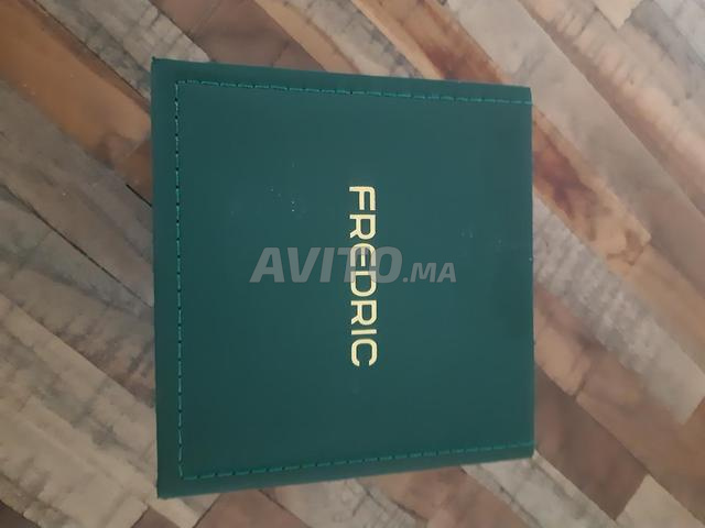 مرحبا، أبيع ساعة فريدريك - 2