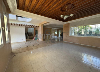 Superbe villa avec un grand jardin sur Hay Riad en