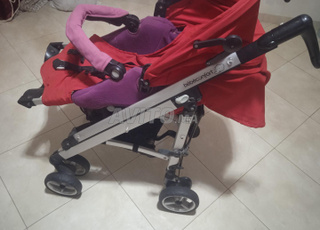 Poussette rouge
