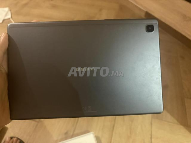 Samsung Galaxy Tab A7 NEUVE, 32 Go, Wi-Fi et 4G - 2