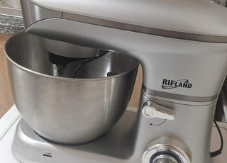 Pétrin couleur gris