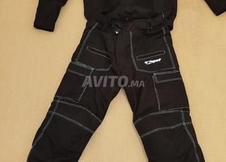 جاكيت موطو بنطلون موطو مع واقيات