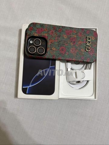 Iphon 16 pro max état neuf bon prix