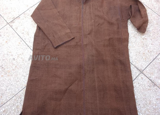 جلابة من الصوف مخدومة بالطريقة التقليدية