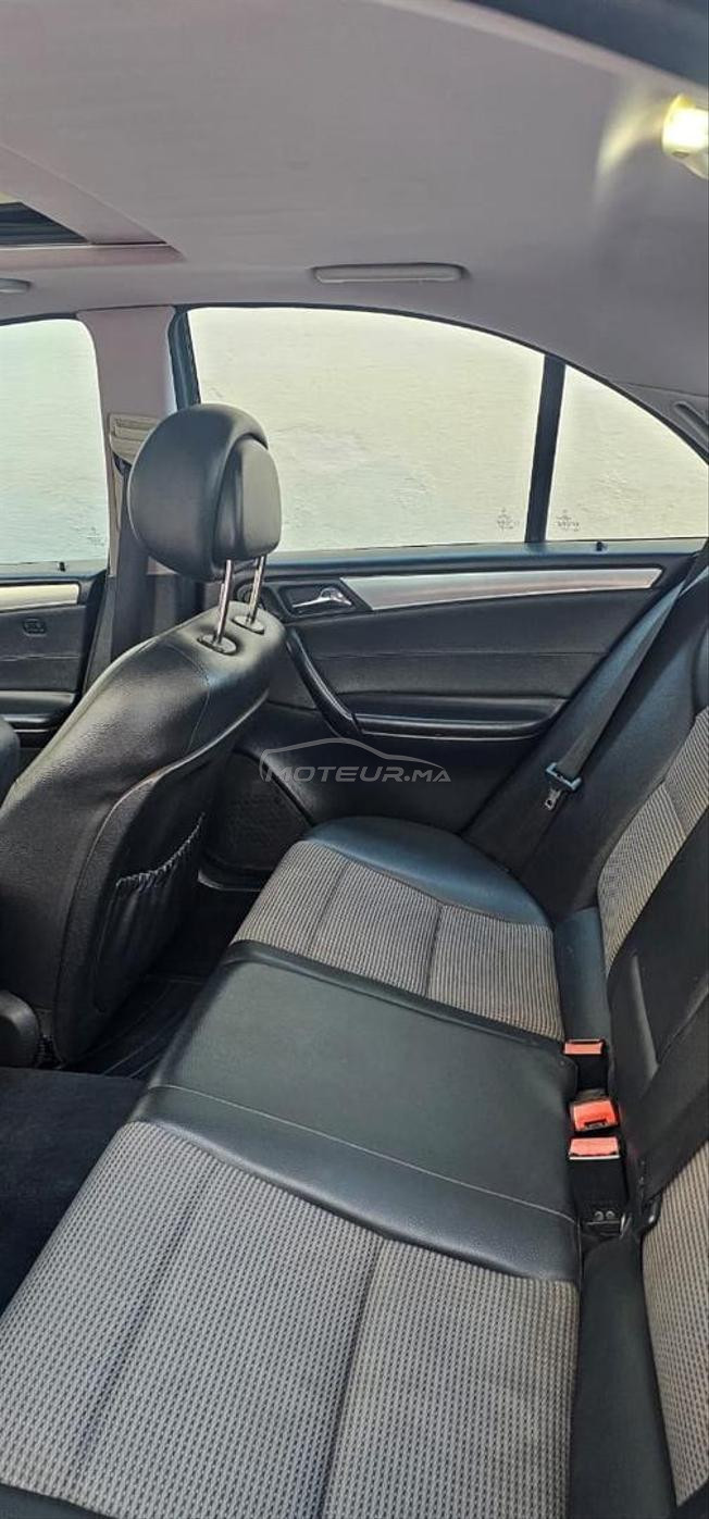 Mercedes-Benz 220 Diesel Automatique 2006 à Nador