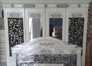 Élégance et précision, chambre à coucher sans matelas