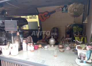 voiture équiper avec matériel café