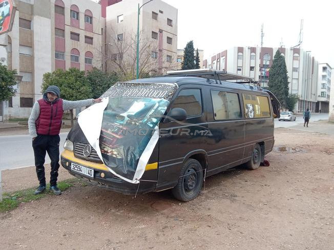 voiture équiper avec matériel café 