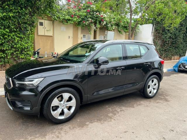 Volvo XC40 D4 Momentum - ديزل - نظيفة جدا