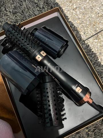 فرشاة تصفيف الشعر Rowenta، كالجديدة