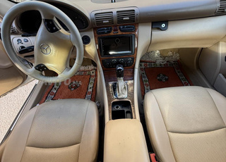 Mercedes-Benz 200 Essence Automatique 2003 à Nador