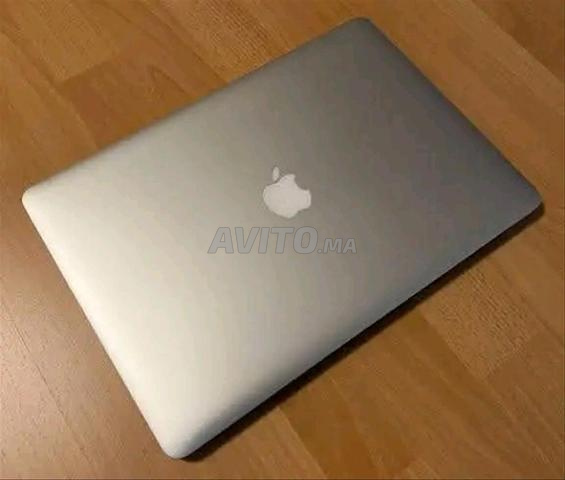MacBook 2015 pro Ritina i5 Ram 8 Disc 256 SSD