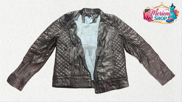 جاكيت جلد مبطن و دافئة ومريحة - مقاس M/L