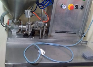 • Compresseur d'air de 80L/machine de remplissage