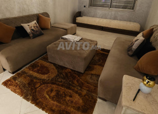 Séjour Moderne Canapés et Poufs.