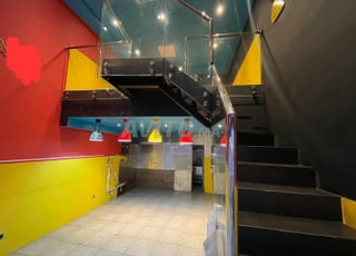 Local à louer restauration grande façade