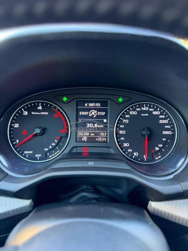 Audi.  Q 2