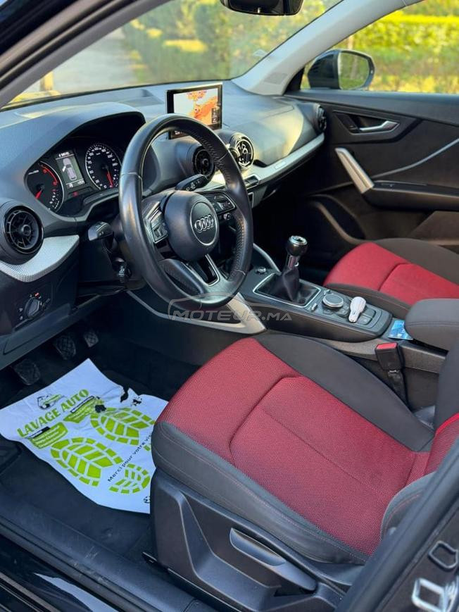 Audi.  Q 2
