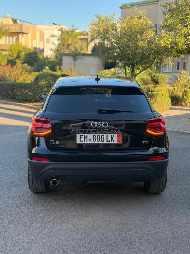 Audi.  Q 2