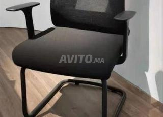 Chaise importée au design moderne et pratique