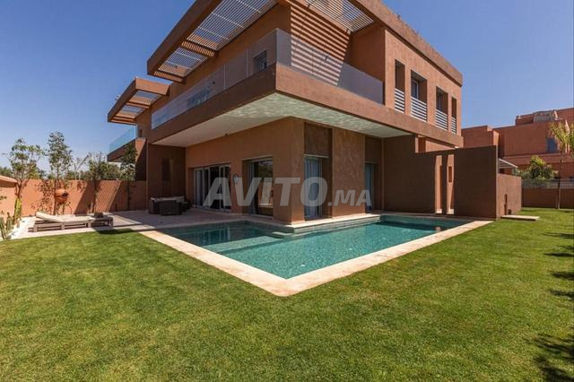 فيلا أنيقة 600 متر مربع مع حديقة ومسبح