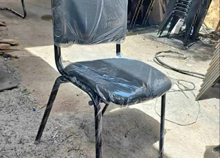 Chaise collectivité