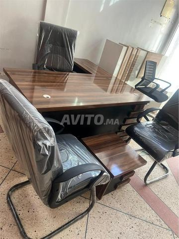 أثاث مكتبي خشبي MOBILIER DE BUREAU EN BOIS