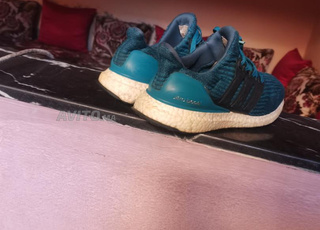 Chaussures de sport Adidas authentiques