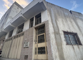 Maison à vendre dans un emplacement stratégique