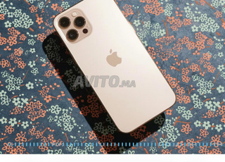 Iphone 12 pro max gold