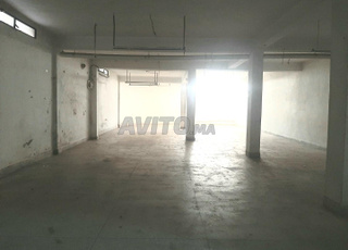 Magasin et Cave de 148 m² à Zoubir Oulfa