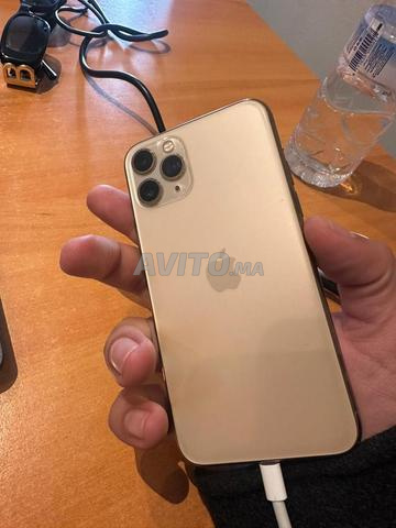ايفون 11 برو ذهبي 256